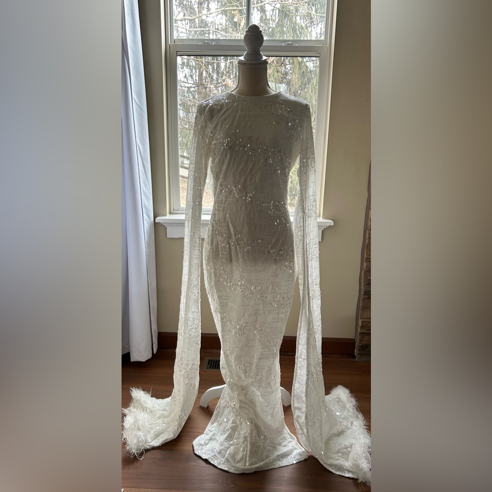 Fashion Nova Luxe Viviane Velvet Gown-White-Size Large NWT🤍🔥 - Picture 4 of 7